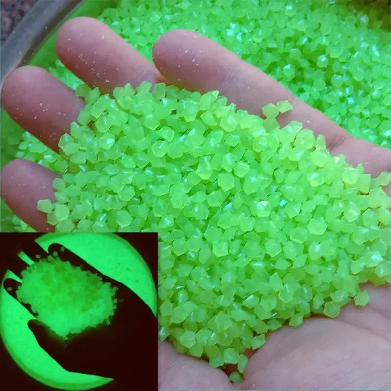 Sable Lumineux Décoratif – 1000pcs Galets Fluorescents 3–5mm | Brille dans le Noir – Aquarium, Jardin, Allée