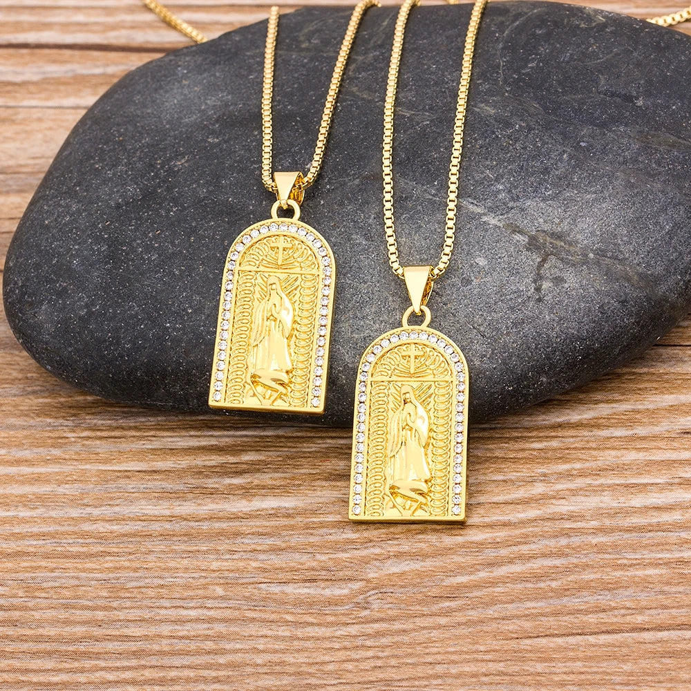 Halskette Jungfrau Maria aus Kupfer und Kristallen – Unisex-Glaubensschmuck