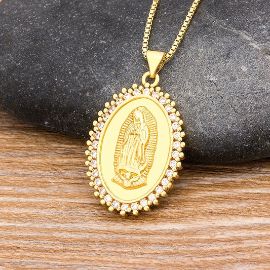 Collier Vierge Marie en cuivre et cristaux – bijou catholique unisexe