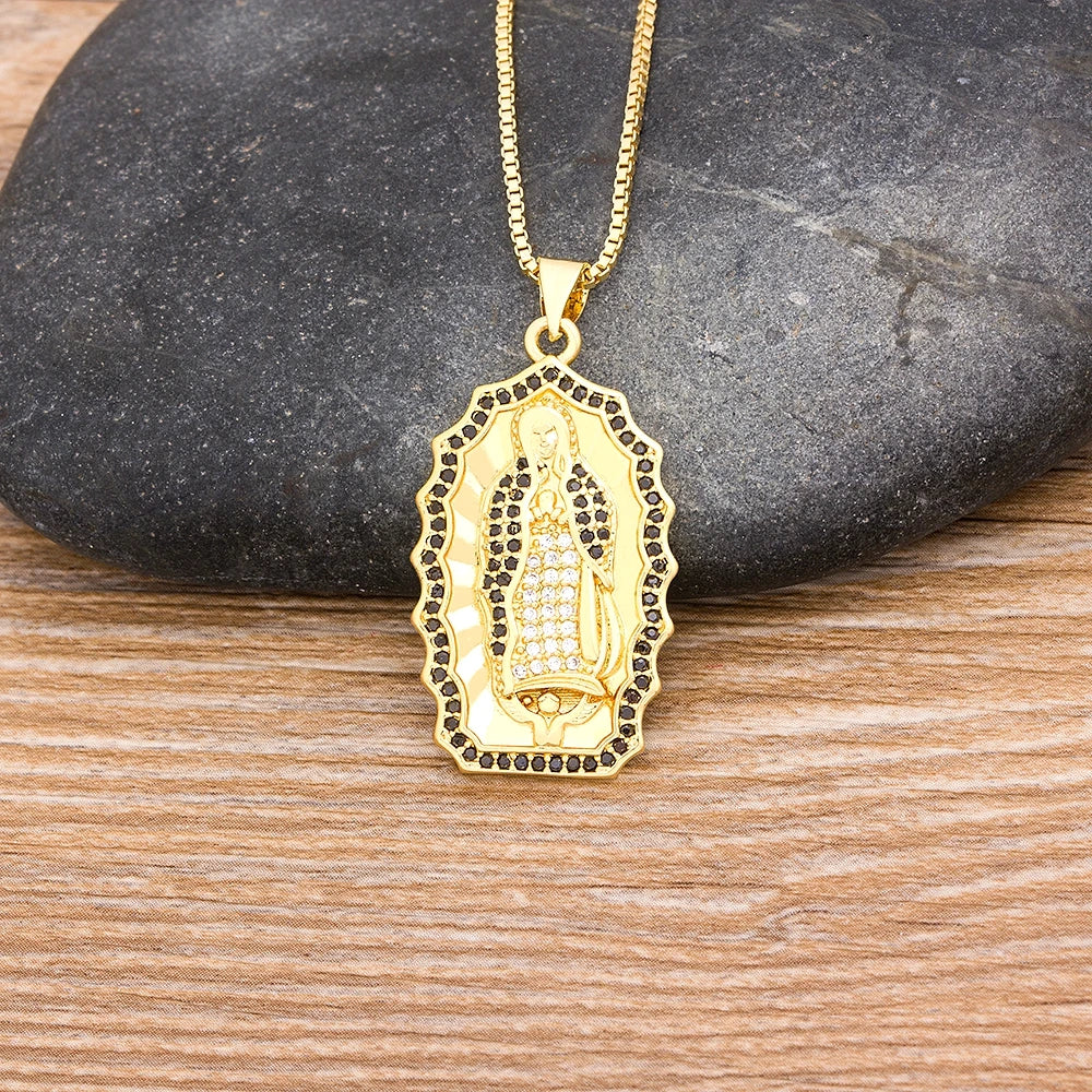 Halskette Jungfrau Maria aus Kupfer und Kristallen – Unisex-Glaubensschmuck