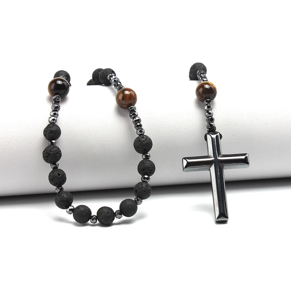 Collier long en pierre de lave et œil-de-tigre avec croix – bijou religieux pour homme