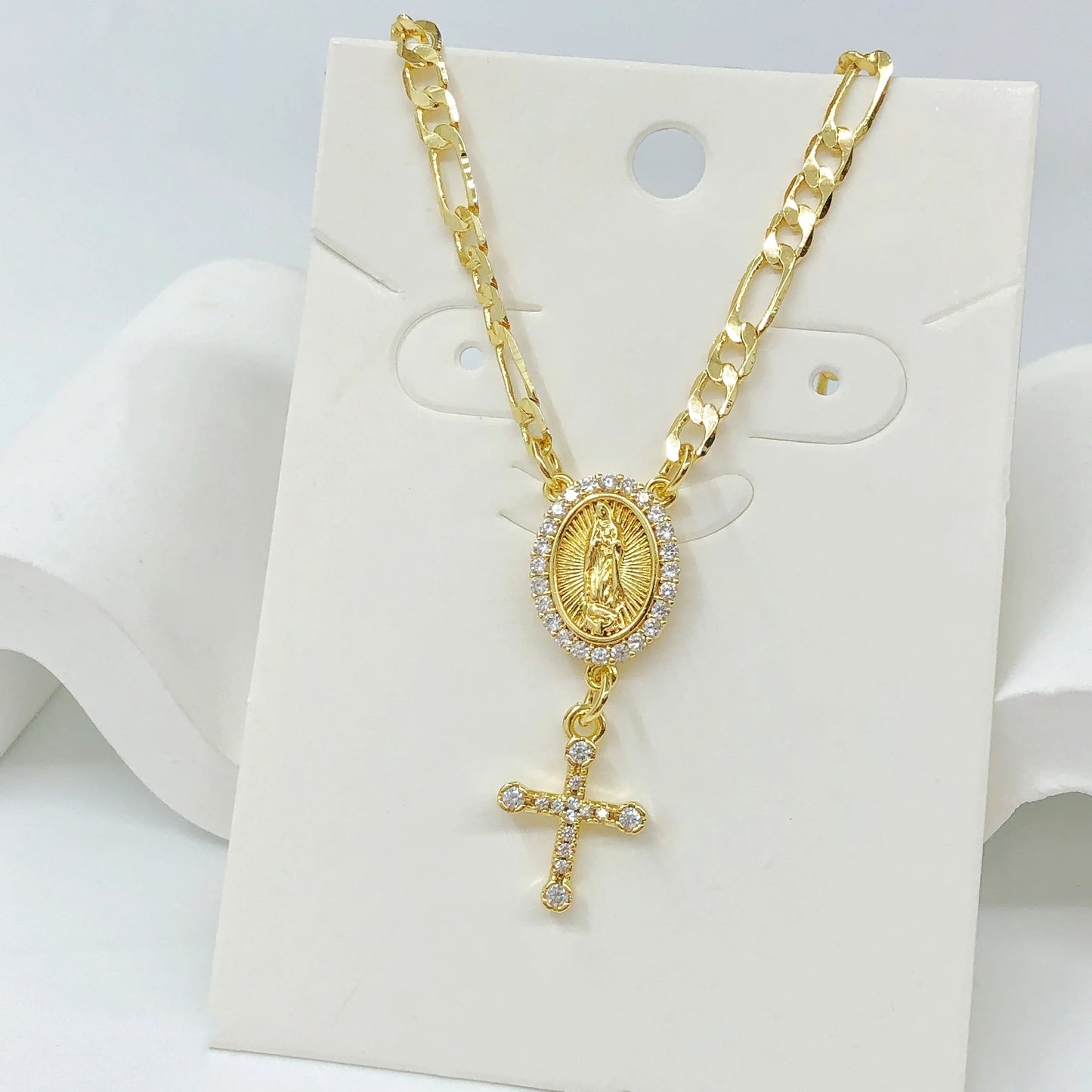 Collier Vierge Marie et croix plaqué or – bijou religieux unisexe