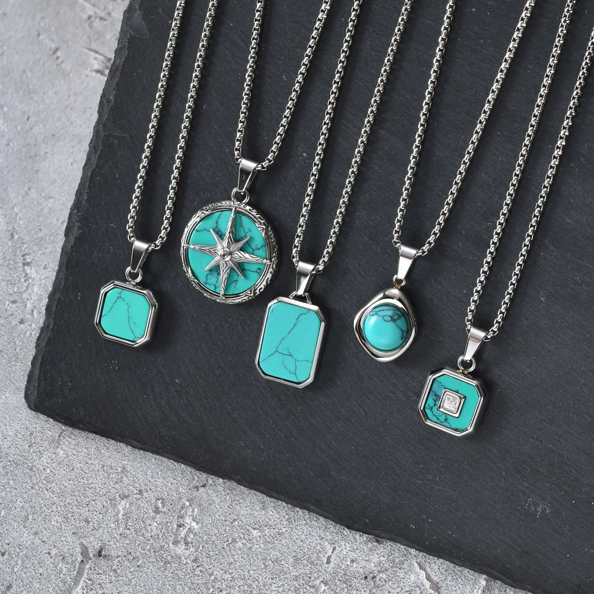 Collier Pendentif Pierre Turquoise & Boussole – Acier Inoxydable Homme