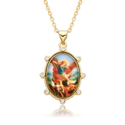 Pendentif Archange Saint Michel Doré – Médaille Religieuse Catholique avec Bord Coquillage et Zircons
