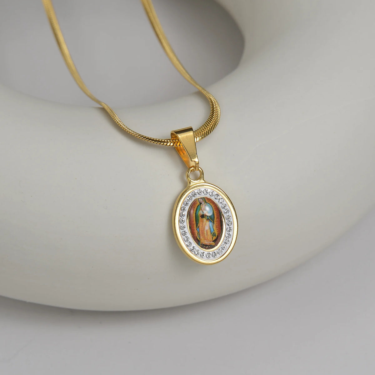 Collier Vierge Marie en Acier Inoxydable – Pendentif Religieux Doré ou Argenté