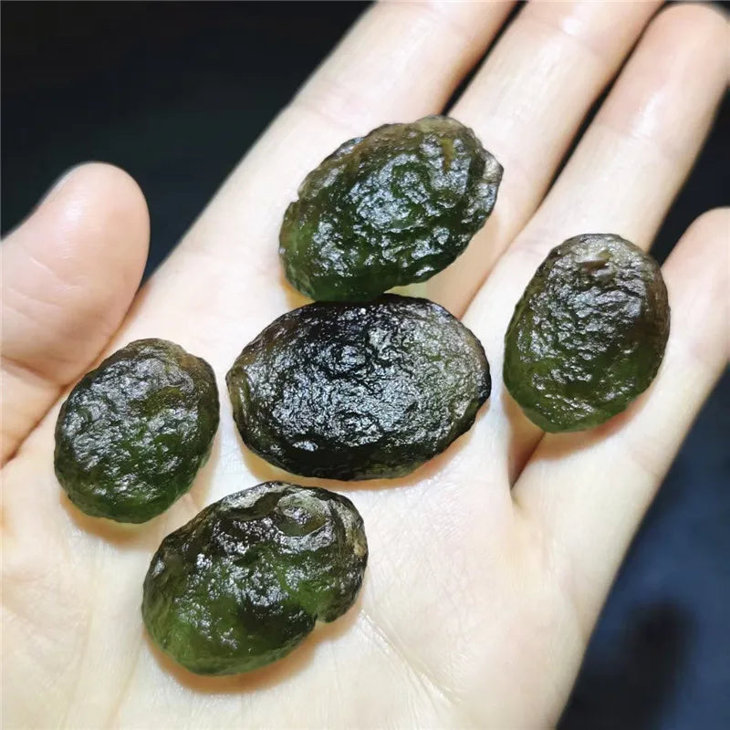 Pierre de Moldavite naturelle verte 5-25 g – Cristal minéral tchèque pour pendentif et collection