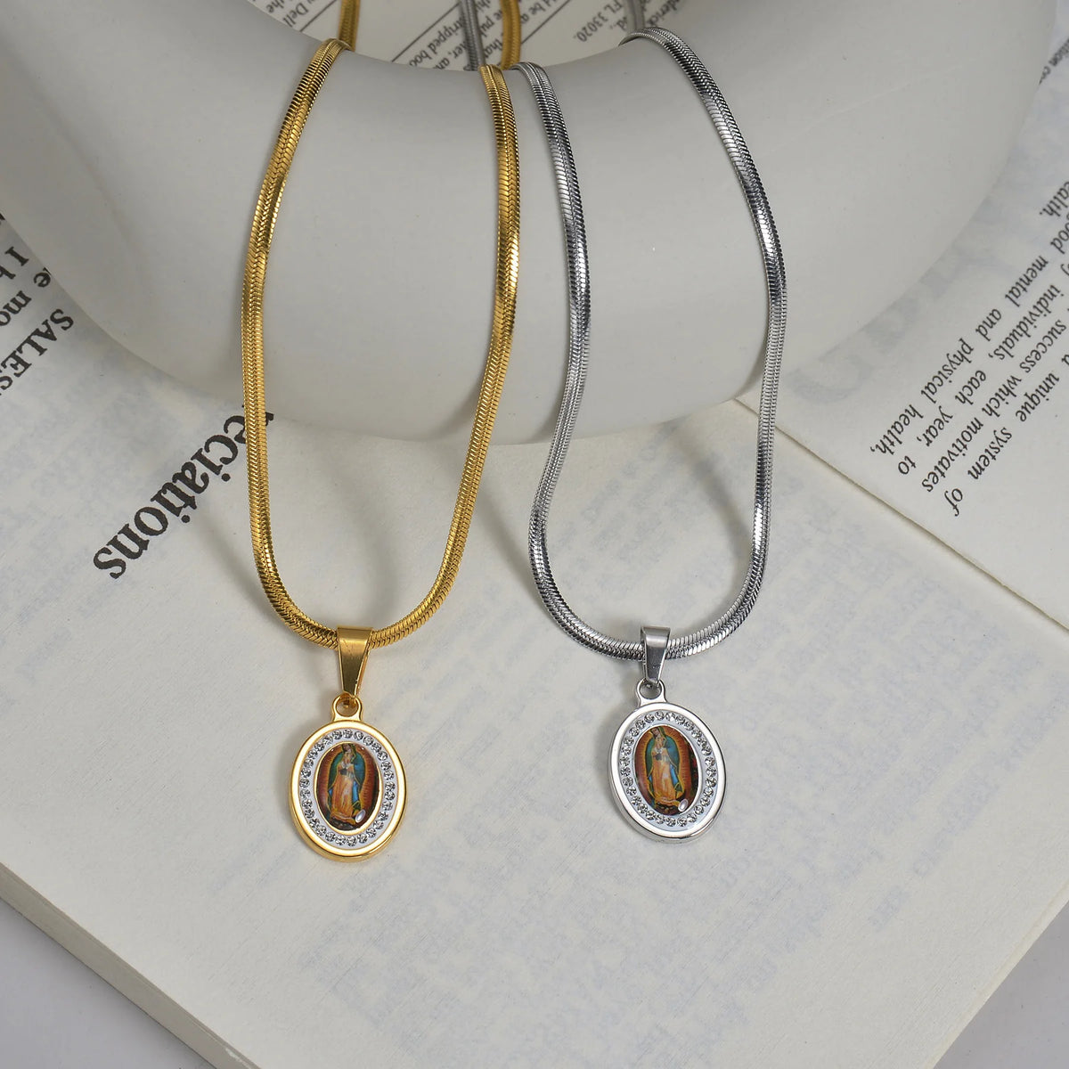 Collier Vierge Marie en Acier Inoxydable – Pendentif Religieux Doré ou Argenté