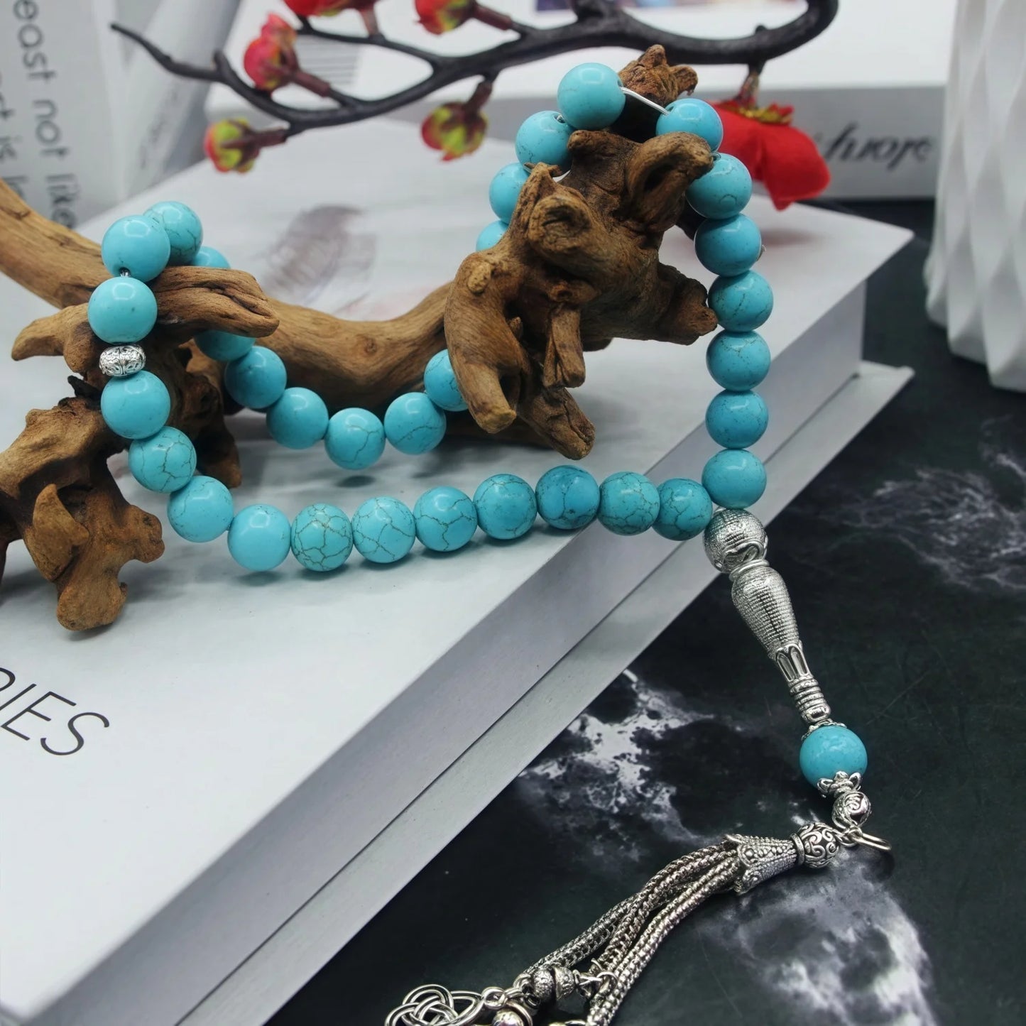 Tasbih Turquoise en Pierre Naturelle – Chapelet Musulman 33 Perles avec Pompon Métal pour Dhikr, Namaz & Méditation – Cadeau Islamique