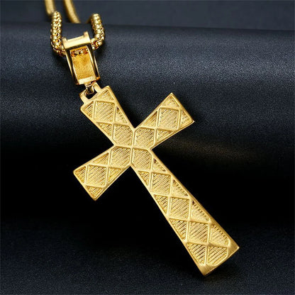 Collier croix chevalier effet glacé en acier inoxydable – bijou chrétien pour homme