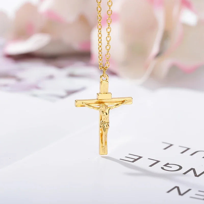 Collier Croix Chrétienne en Acier Inoxydable – Pendentif Jésus – Bijou de Foi Homme & Femme