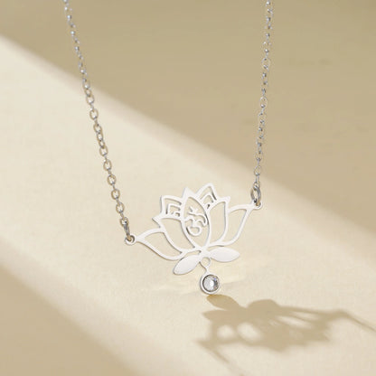 Collier Lotus Om avec zircon – Bijou spirituel en acier inoxydable