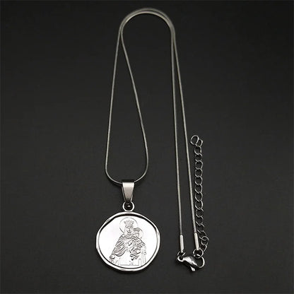 Collier Vierge Marie tenant l’Enfant Jésus en acier inoxydable – bijou catholique