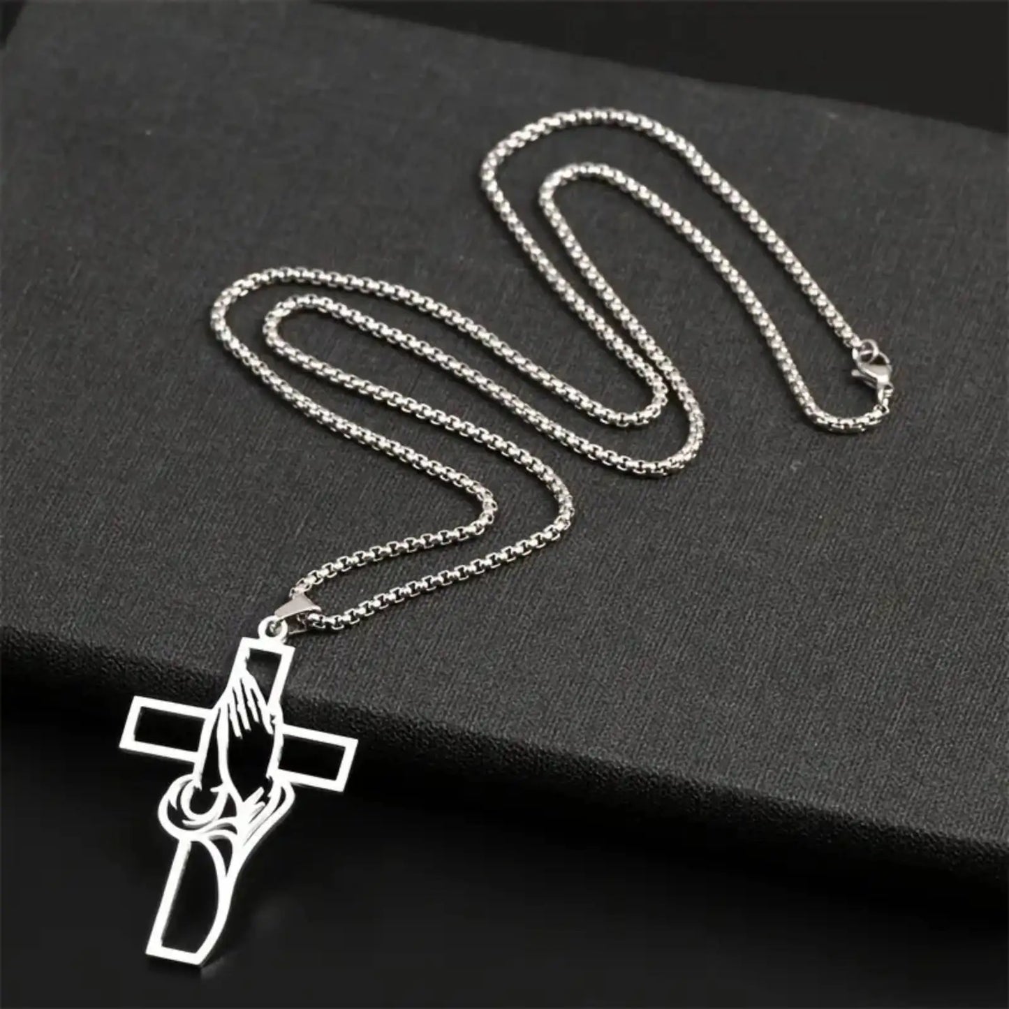 Collier croix main de prière en acier inoxydable – bijou chrétien unisexe