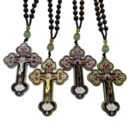 Goldenes orthodoxes Kreuz mit Holzkette – religiöses Schmuckstück