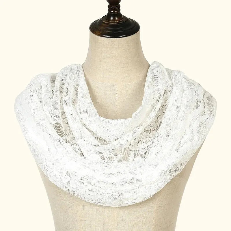Foulard voile femme en dentelle brodée – châle d’église et mariage 53×55 cm