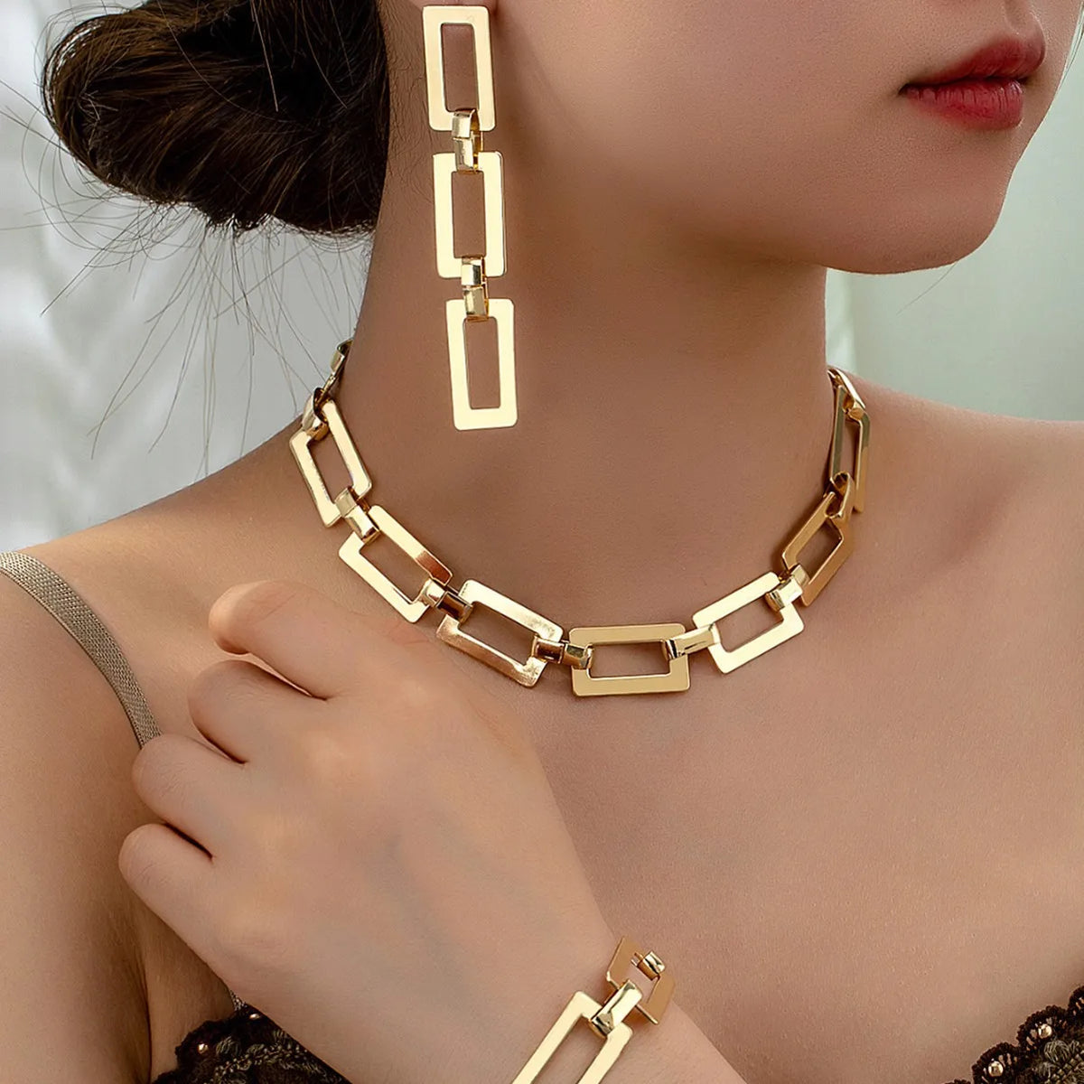 Parure Donna 3 o 4 Pezzi – Collana, Bracciale e Orecchini
