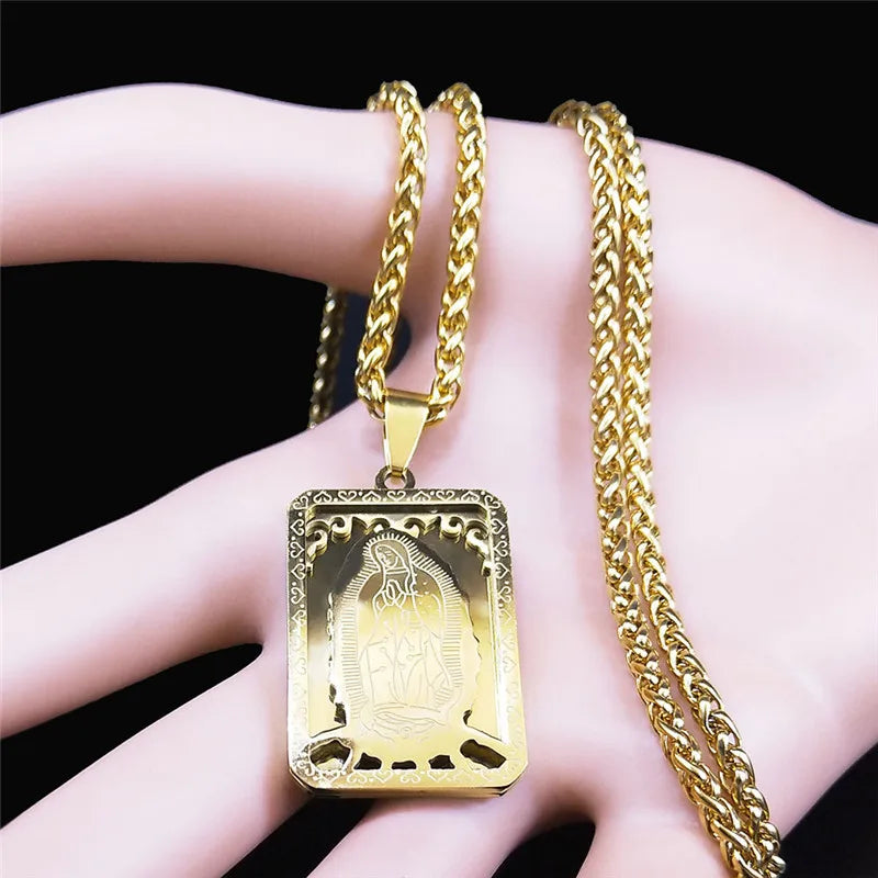 Collier médaille carrée Vierge de Guadalupe en acier 316L – bijou catholique pour homme