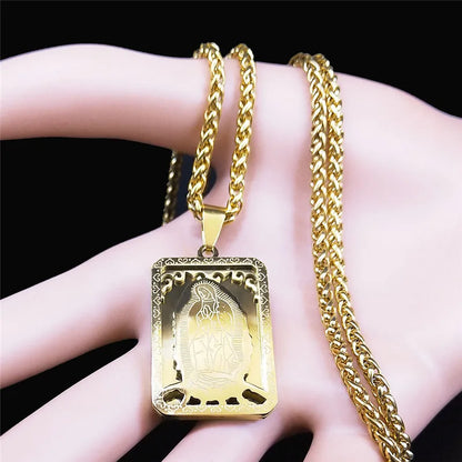 Collier médaille carrée Vierge de Guadalupe en acier 316L – bijou catholique pour homme