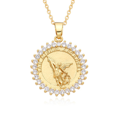 Pendentif Archange Saint Michel Doré – Médaille Religieuse Catholique avec Bord Coquillage et Zircons