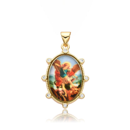 Pendentif Archange Saint Michel Doré – Médaille Religieuse Catholique avec Bord Coquillage et Zircons
