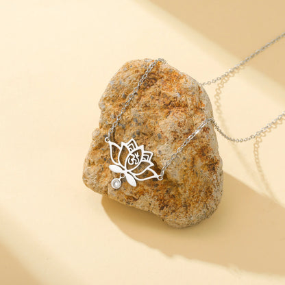 Collier Lotus Om avec zircon – Bijou spirituel en acier inoxydable
