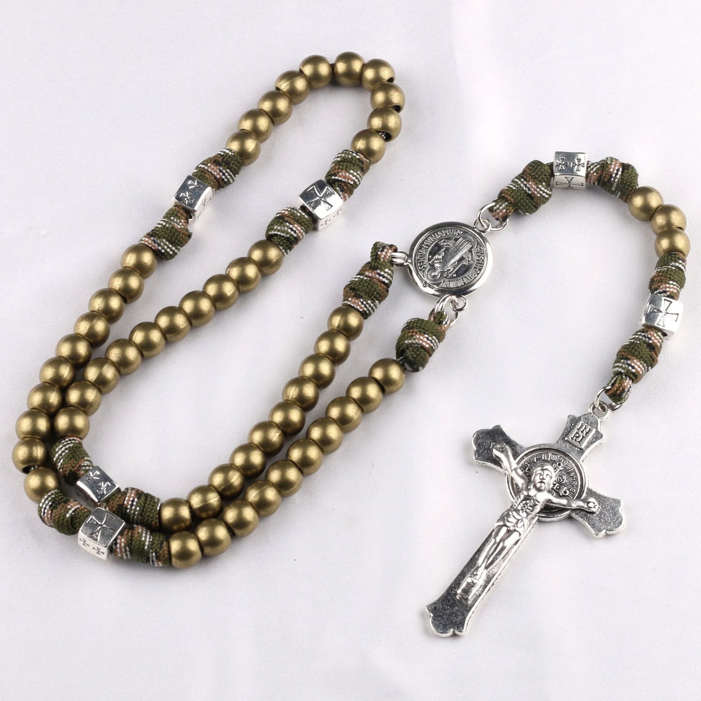 Collier croix Saint Benoît vintage avec cordon tressé – bijou de prière pour homme