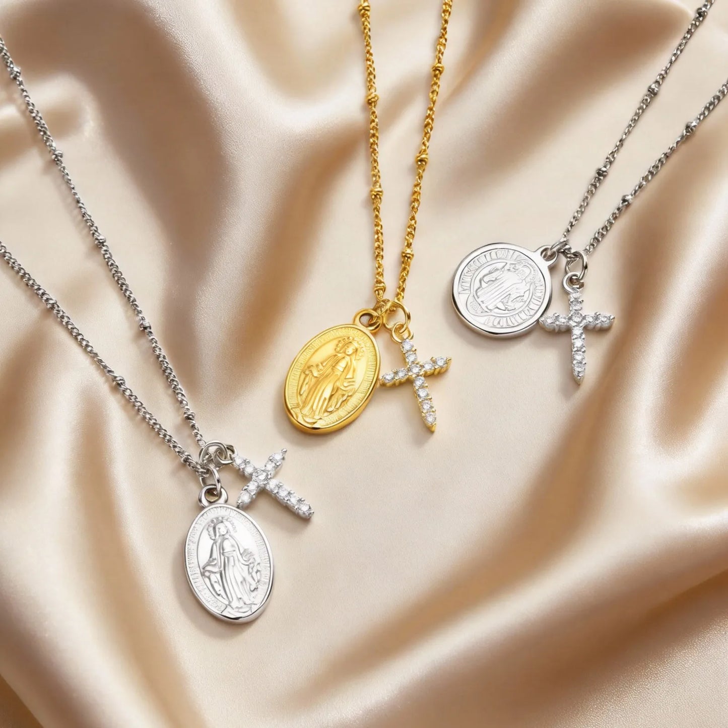 Collier Vierge Marie avec croix en zircon – bijou religieux pour femme