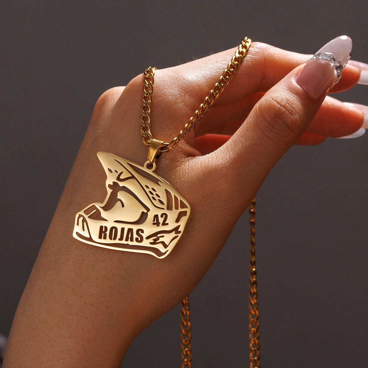 Collier Prénom Personnalisé – Ancre, Casque & Motifs au Choix