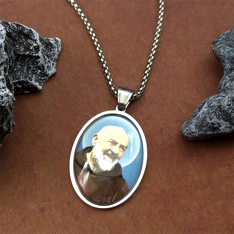 Collier médaille Padre Pio en acier inoxydable doré – amulette catholique unisexe